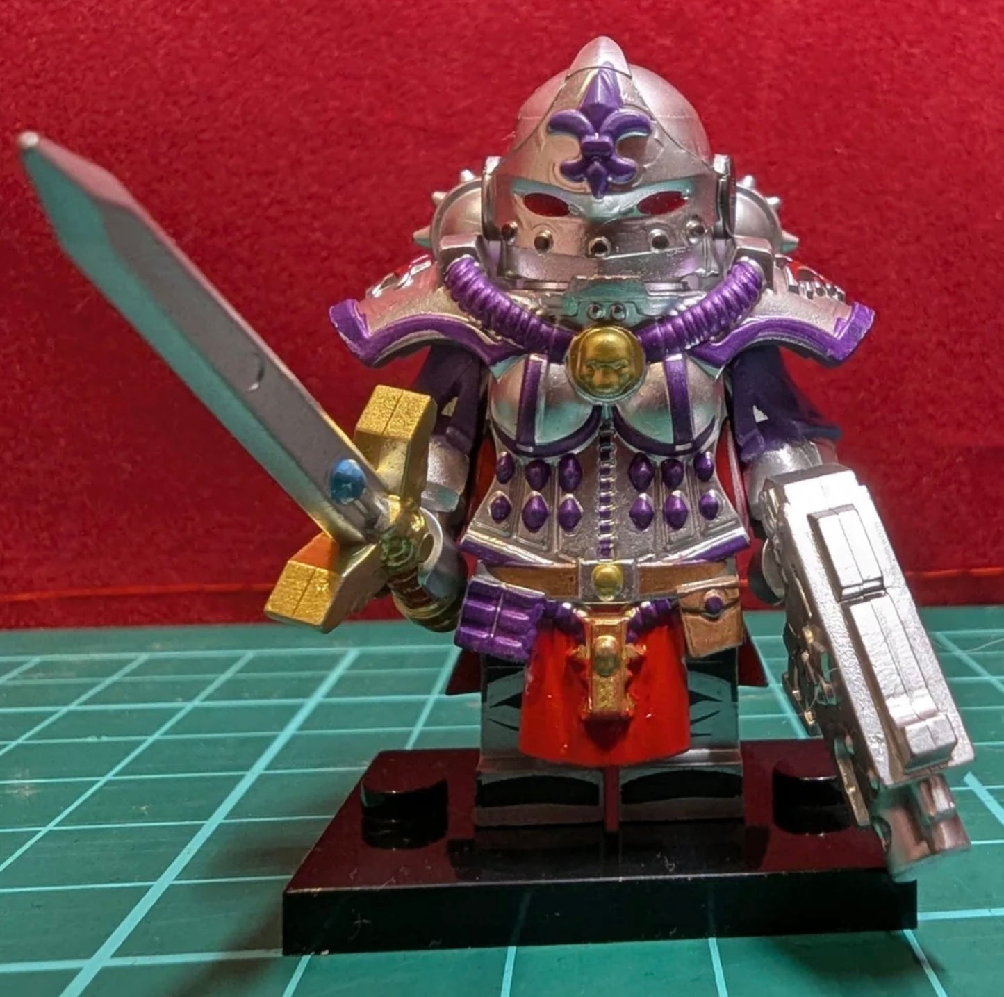 ♥️♥️MINIFIGURE WARHAMMER 40K UNIVERS: Battle Sisters Adepta Sororitas (purple)♥️♥️custom