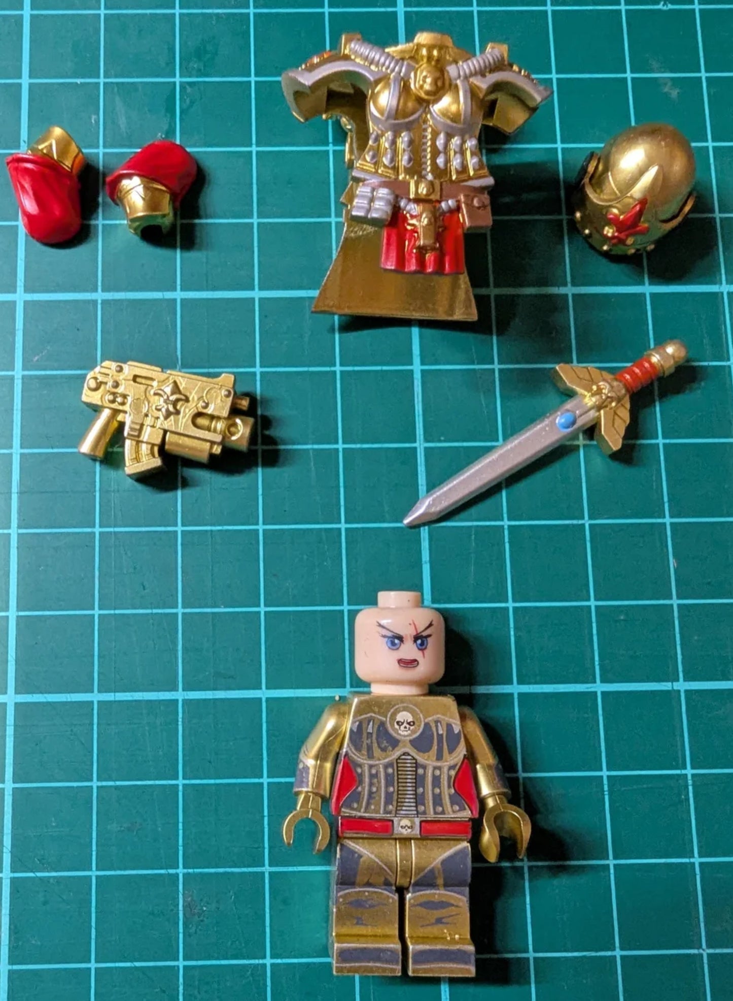 ♥️♥️MINIFIGURE WARHAMMER 40K UNIVERS: Battle Sisters Adepta Sororitas (gold) ♥️♥️custom