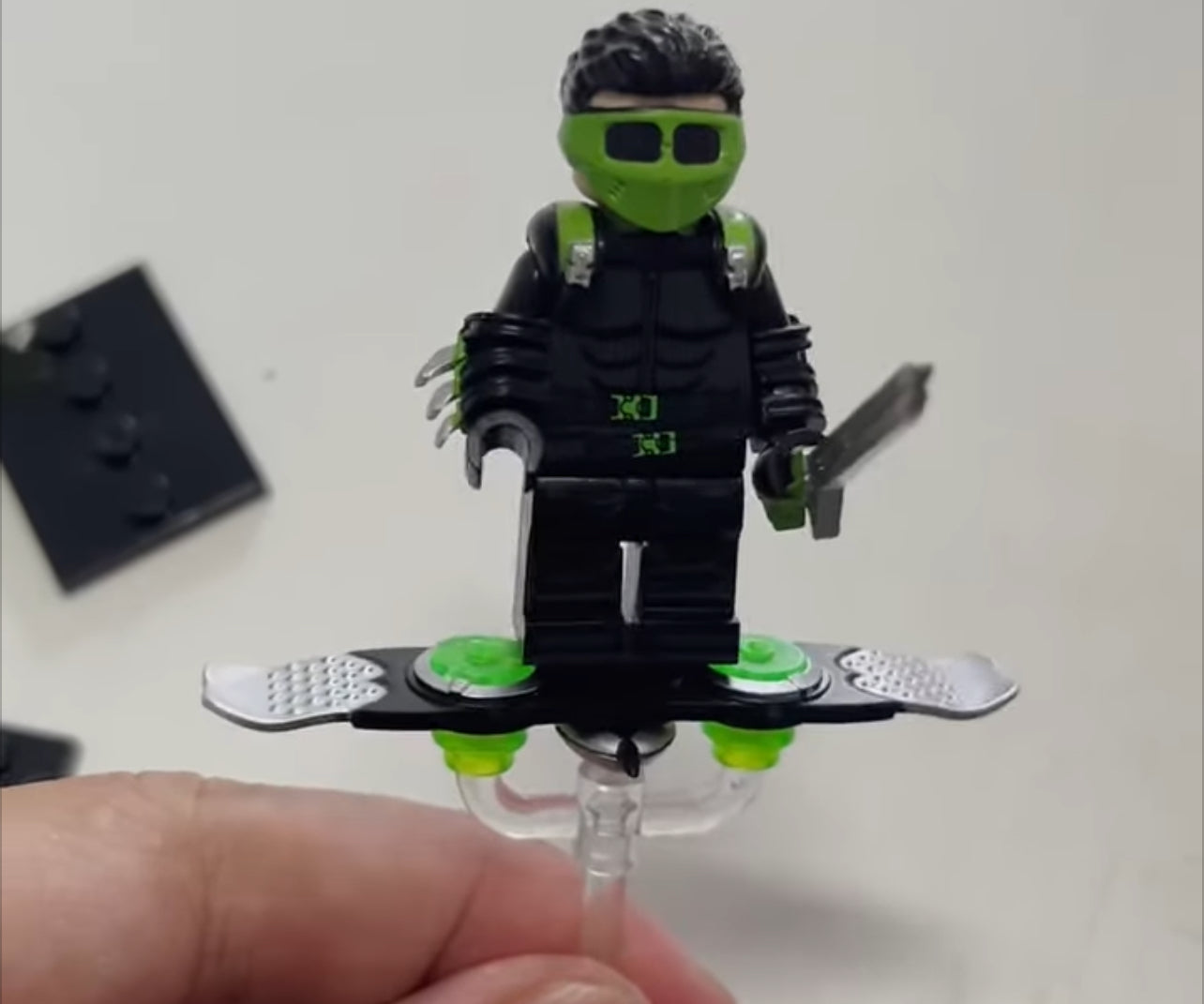 ♥️♥️♥️MINIFIGURE SPIDERMAN UNIVERS : LE BOUFFON VERT (GREEN GOBLIN version À)♥️♥️♥️Custom