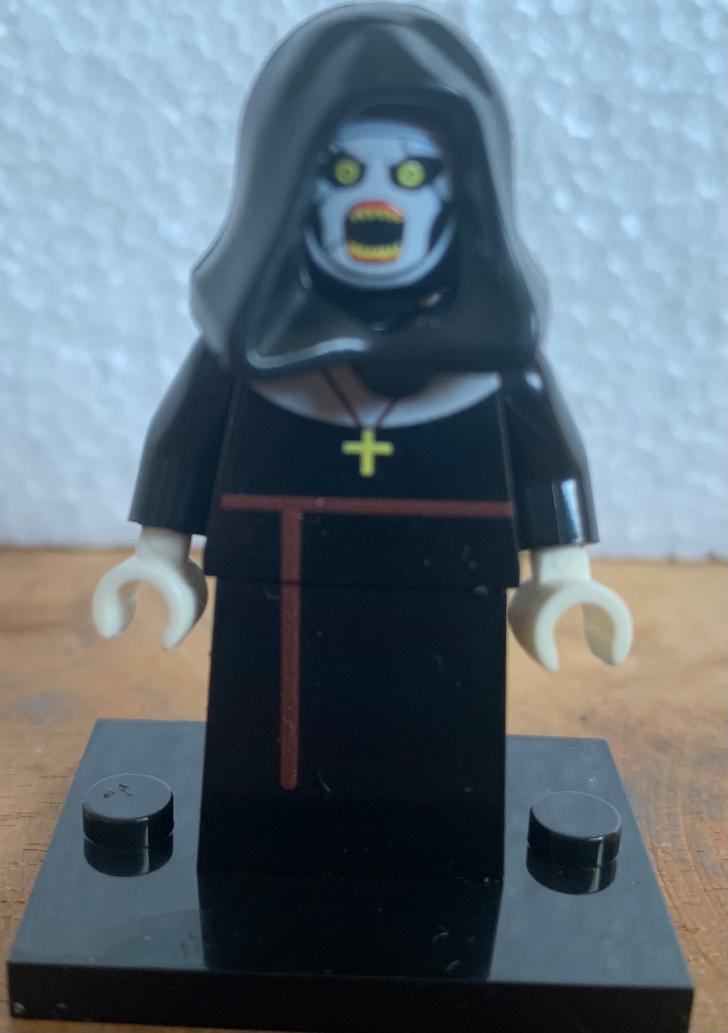 MINIFIGURE THE NUN "Bonnie Aarons" Custom