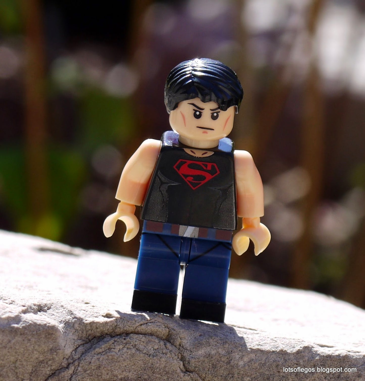 MINIFIGURE DC UNIVERS : YOUNG JUSTICE SUPERBOY custom (INTROUVABLE 2014 DERNIÈRE PIÈCE)