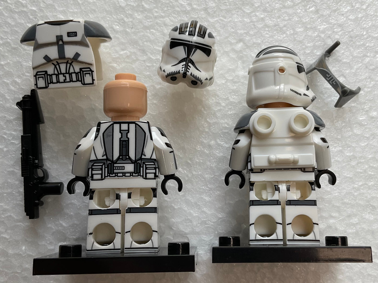 MINIFIGURE STAR WARS UNIVERS: CODY CLONETROOPER "THE BAD BATCH SAISON 2" Custom