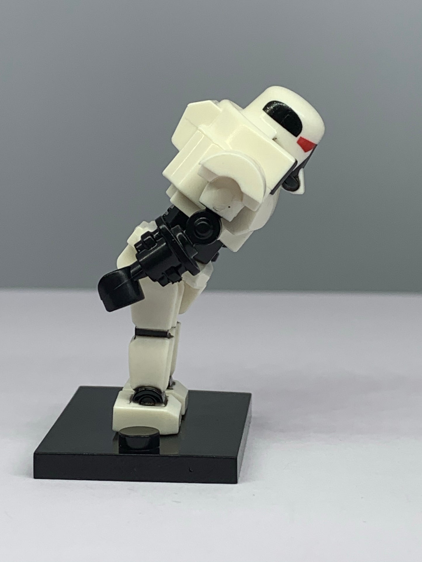 MINIFIGURE STAR WARS UNIVERS: IMPERIAL SENTRY DROID (Training Droid) Custom "DIFFICILE A TROUVER "
