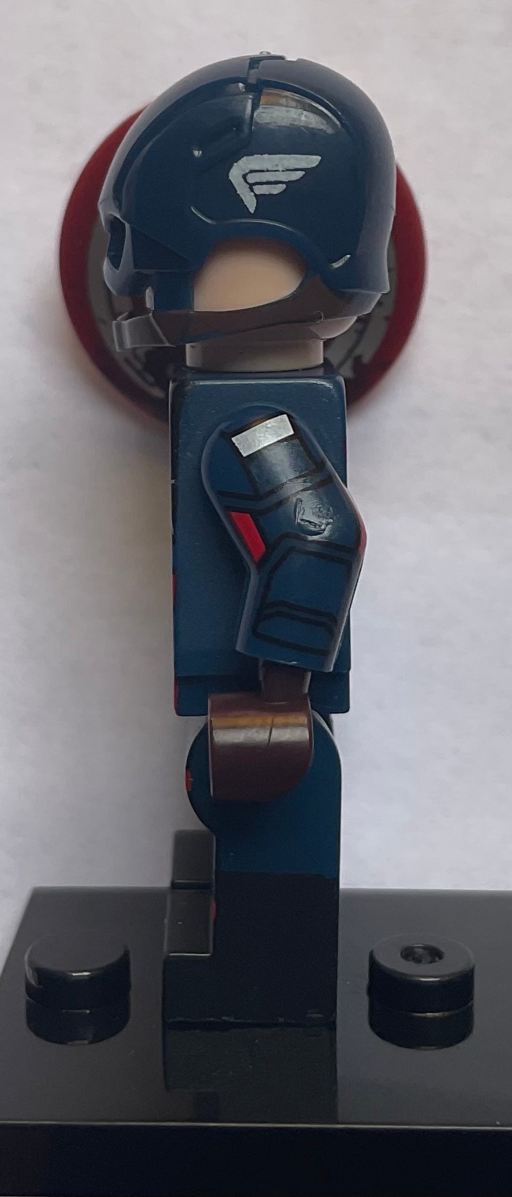 <transcy>MINIFIGURE MARVEL WALKER "the falcon and the winter soldier" DISNEY +</transcy>