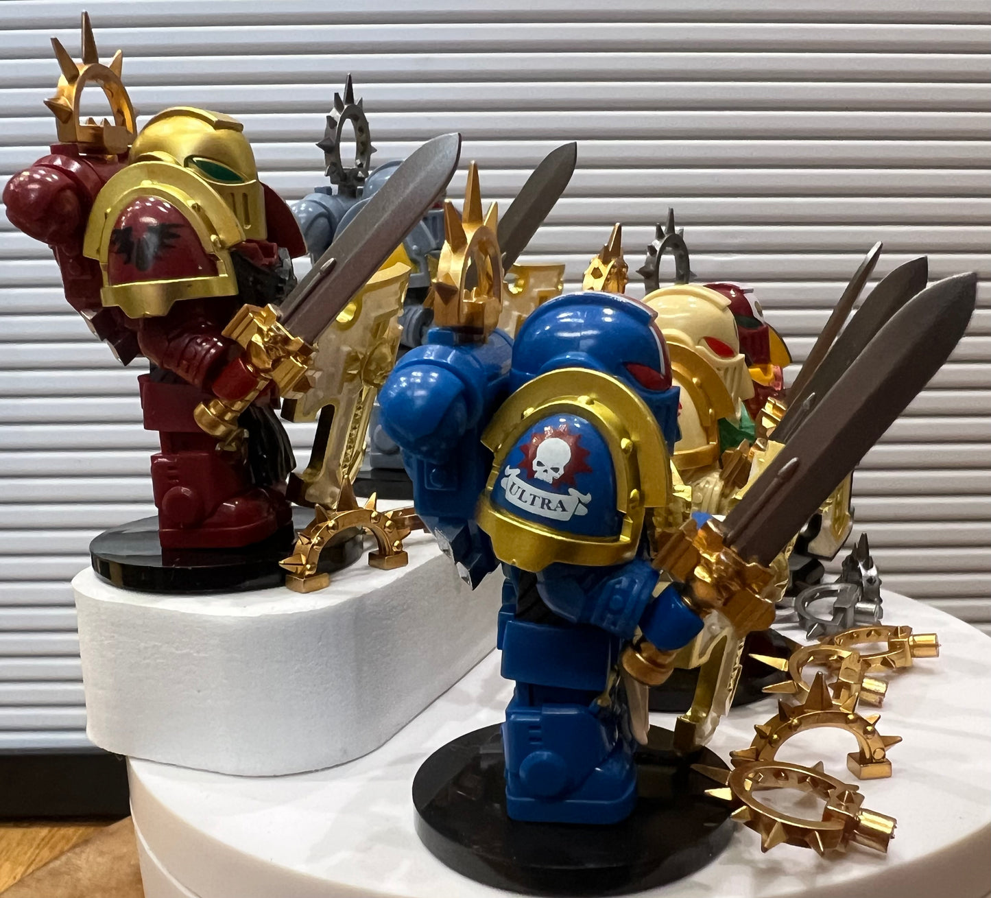 MINIFIGURE WARHAMMER 40K UNIVERS: ULTRAMARINES BLADEGUARD VÉTÉRAN custom