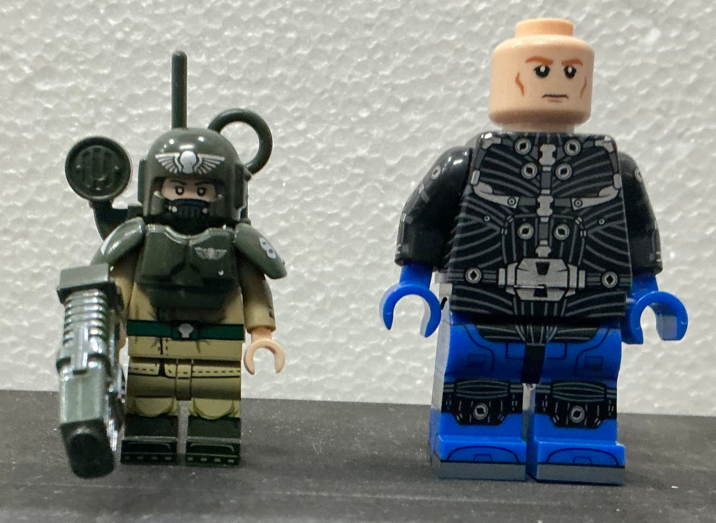 MINIFIGURE WARHAMMER 40K UNIVERS: Ultramarines Space Marines Astartes (7,2cm)custom