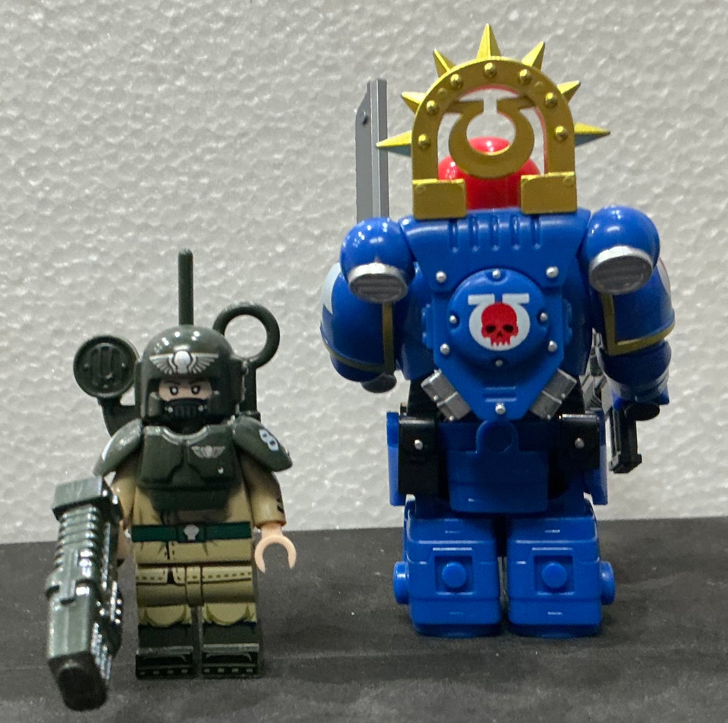 MINIFIGURE WARHAMMER 40K UNIVERS: Ultramarines Space Marines Astartes (8,2cm)custom