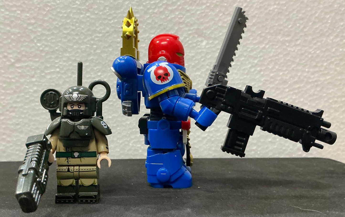 MINIFIGURE WARHAMMER 40K UNIVERS: Ultramarines Space Marines Astartes (8,2cm)custom