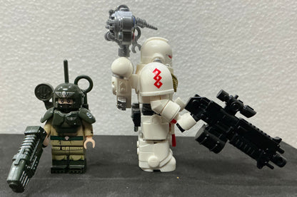 MINIFIGURE WARHAMMER 40K UNIVERS: Ultramarines Space Marines Astartes (8,2cm)custom