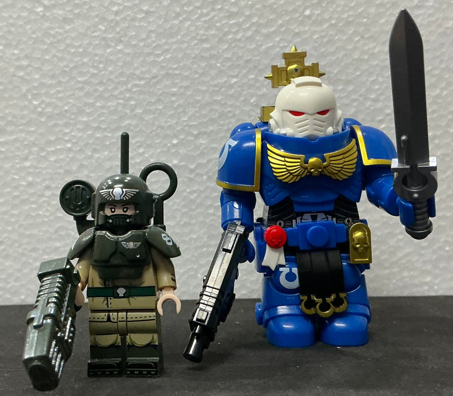MINIFIGURE WARHAMMER 40K UNIVERS: Ultramarines Space Marines Astartes (8,2cm)custom