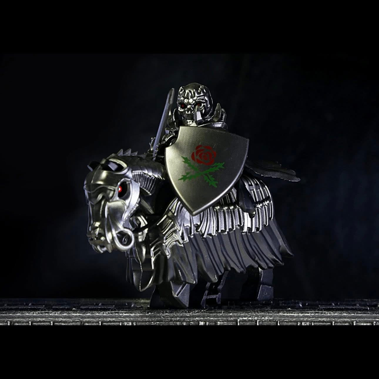 ♥️♥️♥️MINIFIGURE BERSERK UNIVERS: SKULL KNIGHT AND SKULL KNIGHT’S HORSE ♥️♥️♥️custom