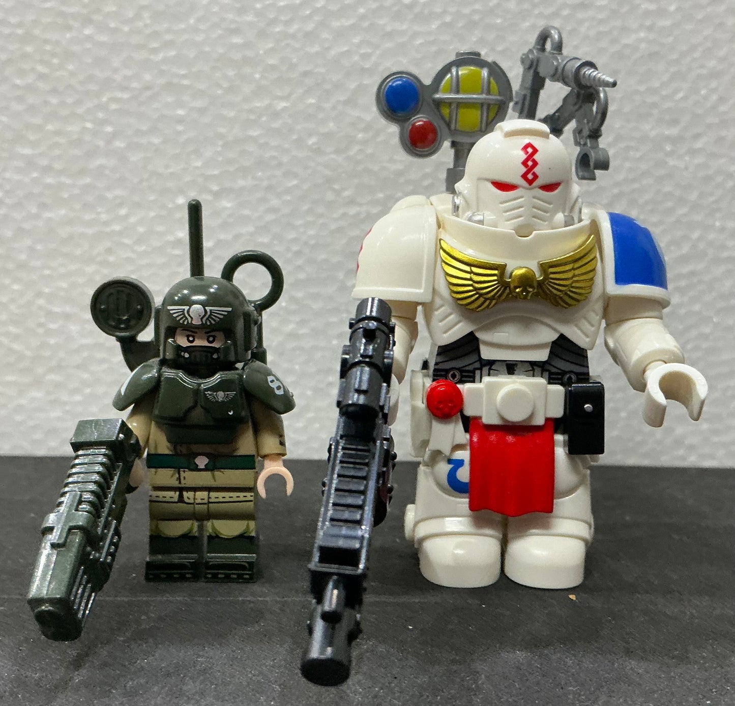 MINIFIGURE WARHAMMER 40K UNIVERS: Ultramarines Space Marines Astartes (8,2cm)custom