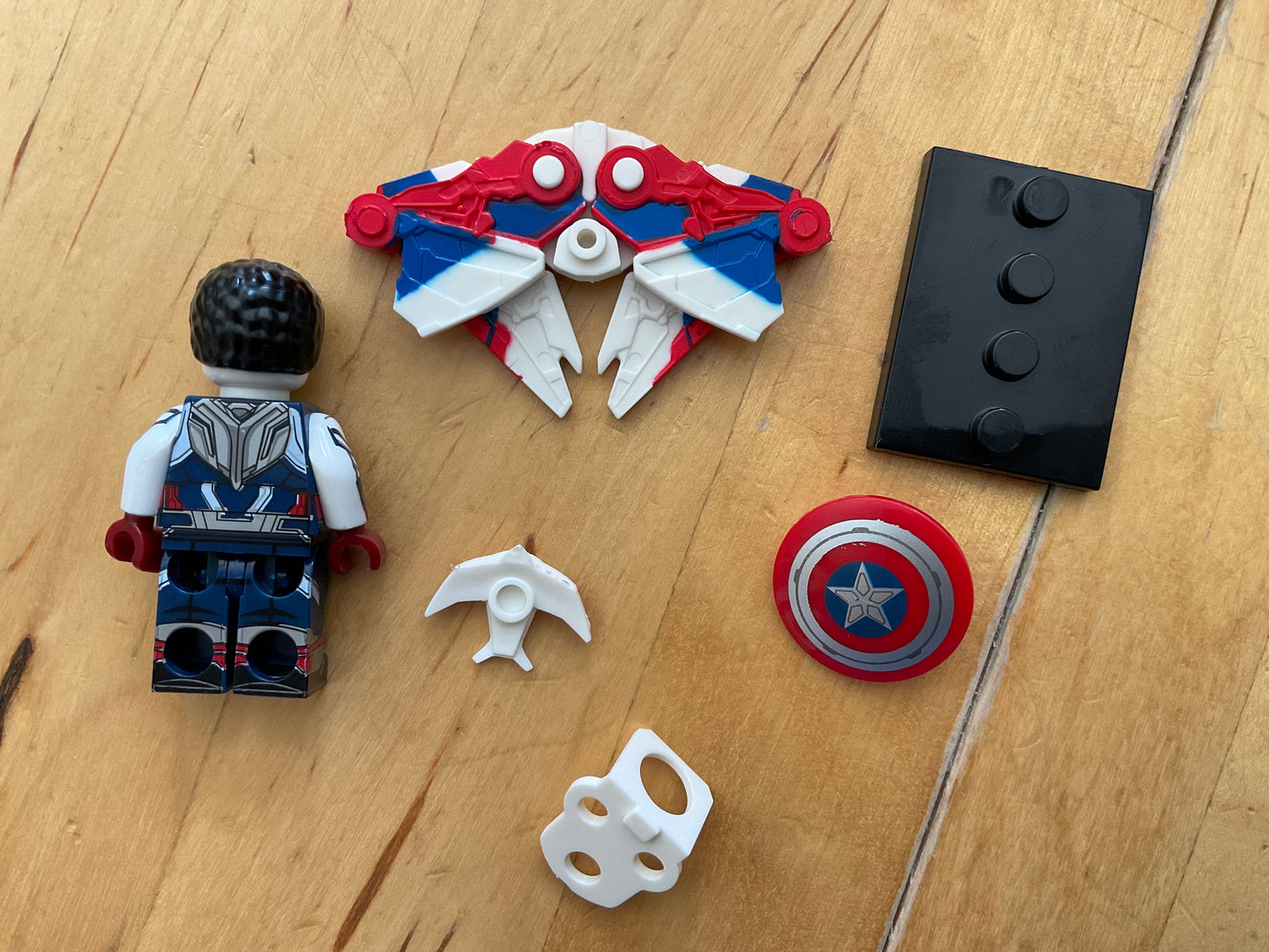 ♥️♥️♥️MINIFIGURE MARVEL UNIVERS: FALCON NEW CAPTAIN AMERICA ♥️♥️♥️CUSTOM