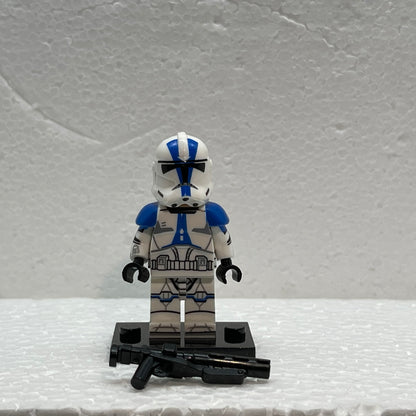 MINIFIGURE STAR WARS UNIVERS: CLONETROOPER 501éme compagnie CUSTOM